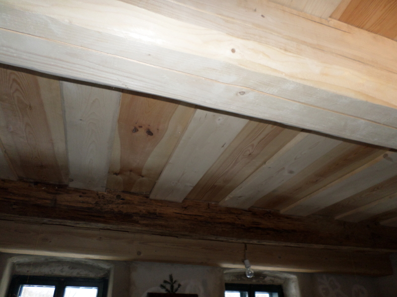 Dřevěný strop